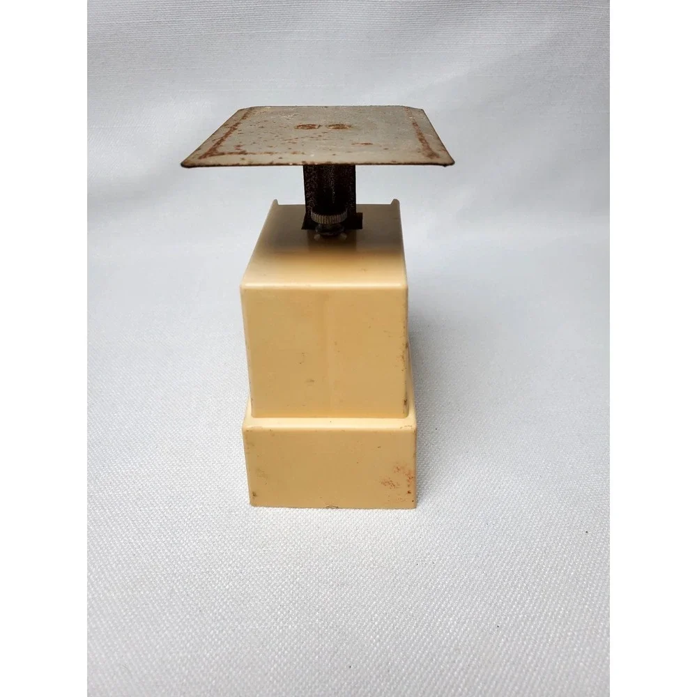 Vintage Weight Watchers Mini Plastic Mechanical Food Scale 1968